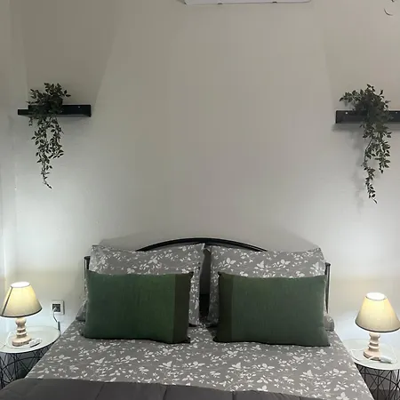 Istos 8 Apartment *
